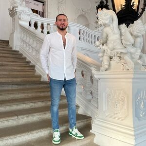 Meet your Posher, Marcos